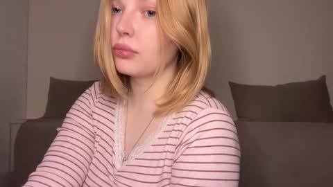 Snapshot of opheliaritz chatting on 6, 5, 2026 Ophelia online show from 6, 5, 2026