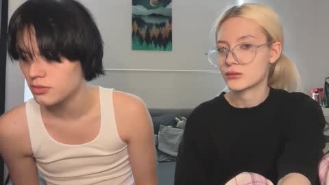 Bella and John online show from 1, 12, 2025