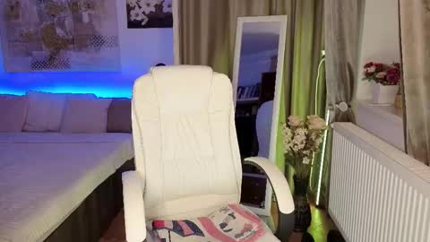 Eve Voss online show from 21, 11, 2025