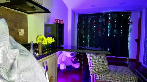 Oriana online show from 2, 1, 2025