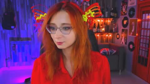 Orianna -  Hi Im into geek culture cosplay crafting LARP games. Shall we play DnD online show from 4, 12, 2024