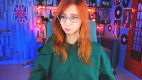 Orianna -  Hi Im into geek culture cosplay crafting LARP games. Shall we play DnD online show from 22, 12, 2024
