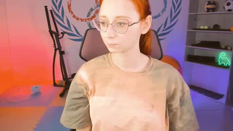 Orianna -  Hi Im into geek culture cosplay crafting LARP games. Shall we play DnD online show from 19, 1, 2025