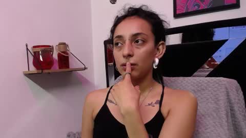 Snapshot of orianna_bodmod chatting on 5, 1, 2025 ORIANNA online show from 5, 1, 2025