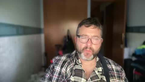 Snapshot of oscarbcncat chatting on 18, 5, 2026 oscarbcncat online show from 18, 5, 2026