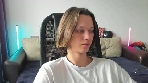 Snapshot of ostin_meoww chatting on 17, 5, 2026 Ostin online show from 17, 5, 2026