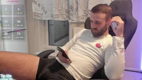 Snapshot of otishairy chatting on 27, 4, 2026 Otis online show from 27, 4, 2026