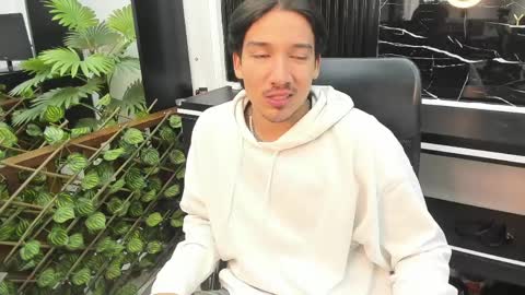 Otto Andrew online show from 10, 4, 2026