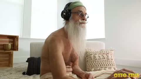 Snapshot of ottozeus chatting on 1, 4, 2026 Otto Zeus online show from 1, 4, 2026