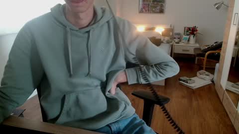 OverkneeBabe online show from 10, 12, 2024