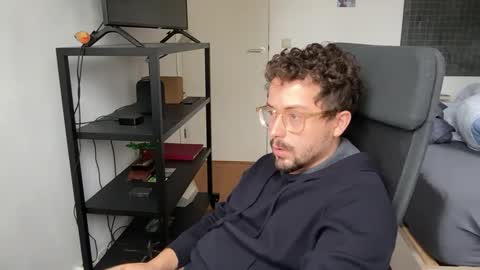 Snapshot of ovidius96 chatting on 18, 9, 2025 ovidius96 online show from 18, 9, 2025