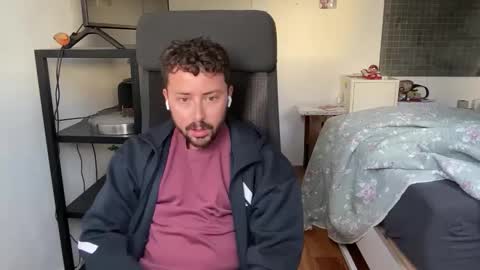 Snapshot of ovidius96 chatting on 1, 11, 2025 ovidius96 online show from 1, 11, 2025