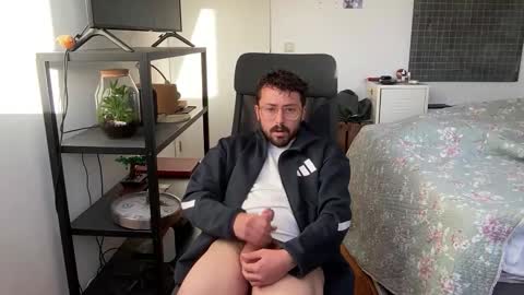 Snapshot of ovidius96 chatting on 17, 11, 2025 ovidius96 online show from 17, 11, 2025