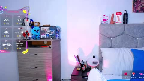 Owen  Independent model  online show from 13, 11, 2025