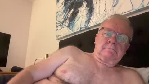 ozhairybearxxxx online show from 3, 12, 2024