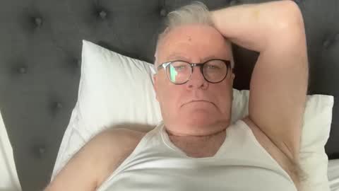 ozhairybearxxxx online show from 28, 12, 2024