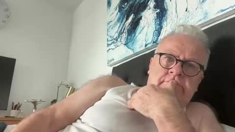 ozhairybearxxxx online show from 31, 12, 2024