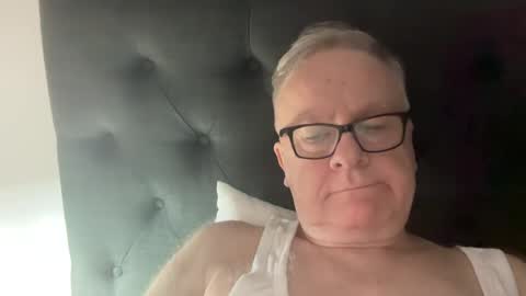 ozhairybearxxxx online show from 3, 3, 2025