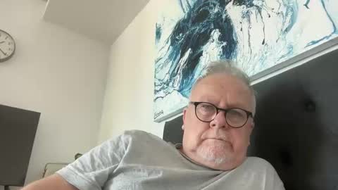 ozhairybearxxxx online show from 9, 11, 2025