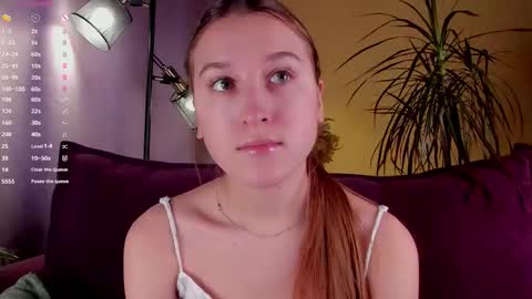 Caroline or just Lina online show from 22, 10, 2025