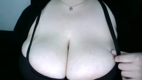 Snapshot of p00fball chatting on 8, 7, 2026 p00f online show from 8, 7, 2026