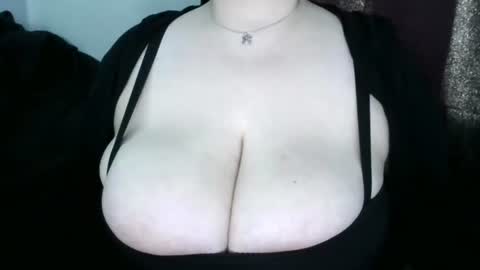 Snapshot of p00fball chatting on 3, 8, 2026 p00f online show from 3, 8, 2026