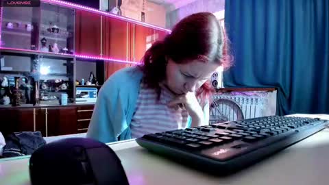 Ella online show from 18, 2, 2025