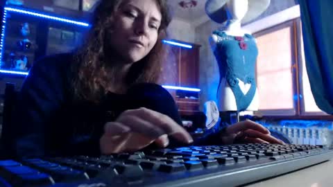 Ella online show from 15, 5, 2026