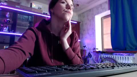 Ella online show from 21, 5, 2026