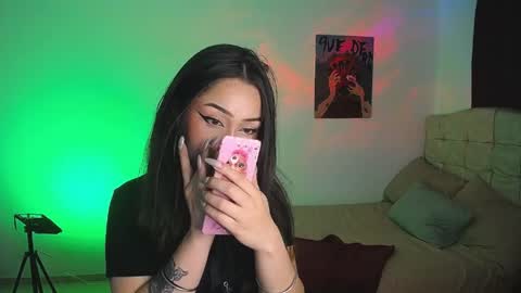 Snapshot of paariss_ chatting on 8, 6, 2026 Paris online show from 8, 6, 2026