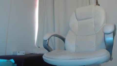 Snapshot of paiper_halliwey_ chatting on 12, 10, 2025 paiper online show from 12, 10, 2025