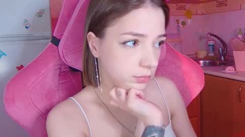 Snapshot of pambeeslyy chatting on 20, 5, 2026 Pam online show from 20, 5, 2026