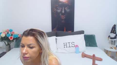 PAMEL ISSY online show from 2, 2, 2025