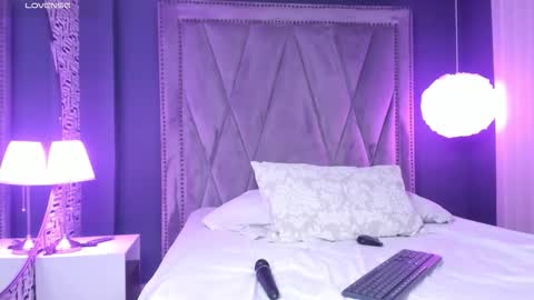 pamela_johnsonn online show from 9, 11, 2025