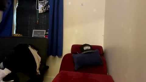 Snapshot of pantslesstraveler_plt chatting on 23, 2, 2025 PantsLessTraveler online show from 23, 2, 2025