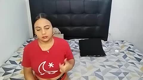 Paola 23 and Andres 25 online show from 24, 2, 2025