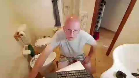 Snapshot of paolo32h chatting on 2, 8, 2026 paolo32h online show from 2, 8, 2026