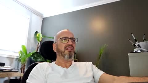Papi online show from 7, 1, 2025