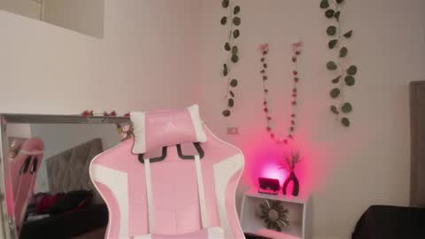 Snapshot of paprik_ chatting on 27, 9, 2025 Paprika online show from 27, 9, 2025