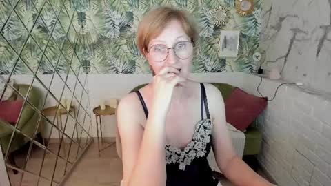 Snapshot of paris_cherry chatting on 19, 6, 2026 Paris online show from 19, 6, 2026