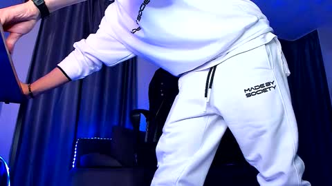 Paris online show from 5, 12, 2025