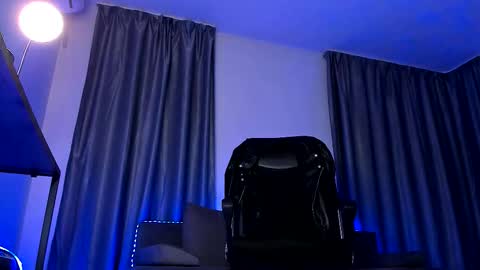 Snapshot of paris_lock chatting on 10, 2, 2026 Paris online show from 10, 2, 2026