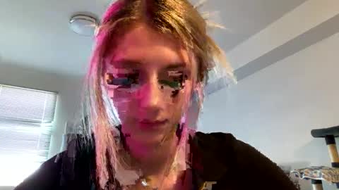 Snapshot of parisbaby2000 chatting on 10, 3, 2025 parisbaby2000 online show from 10, 3, 2025