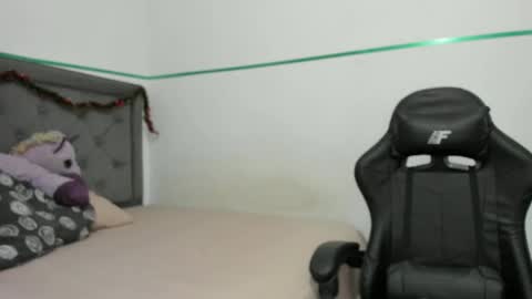 Snapshot of pasionaleshot69 chatting on 5, 1, 2025 Violetafantasy online show from 5, 1, 2025