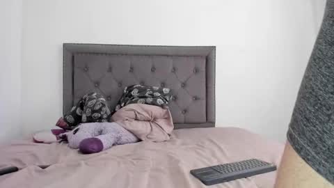 Snapshot of pasionaleshot69 chatting on 15, 12, 2025 Violetafantasy online show from 15, 12, 2025