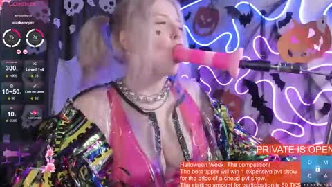 Snapshot of passion_luna chatting on 31, 10, 2025 LunaAlan online show from 31, 10, 2025