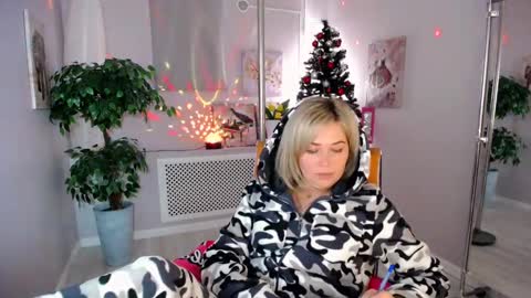 Snapshot of passionate_babe chatting on 17, 1, 2025 I have returned from vacation and I am glad to share my energy and emotions with you online show from 17, 1, 2025