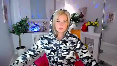 Snapshot of passionate_babe chatting on 23, 1, 2025 I have returned from vacation and I am glad to share my energy and emotions with you online show from 23, 1, 2025