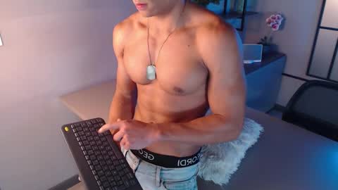 Snapshot of patrick_brown_ chatting on 11, 12, 2024 Patrick Brown online show from 11, 12, 2024