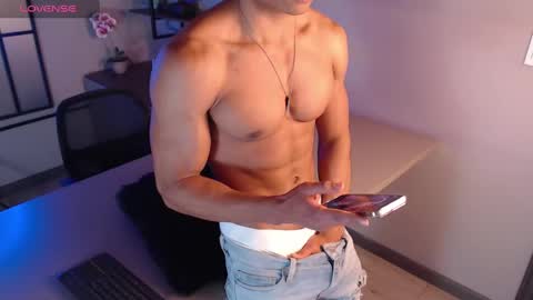 Snapshot of patrick_brown_ chatting on 21, 12, 2024 Patrick Brown online show from 21, 12, 2024